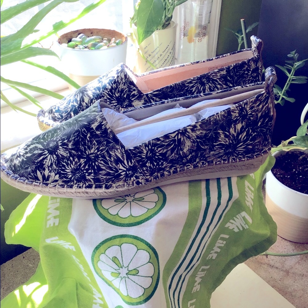 Floral Espadrille Slip-On Shoes - Black/White